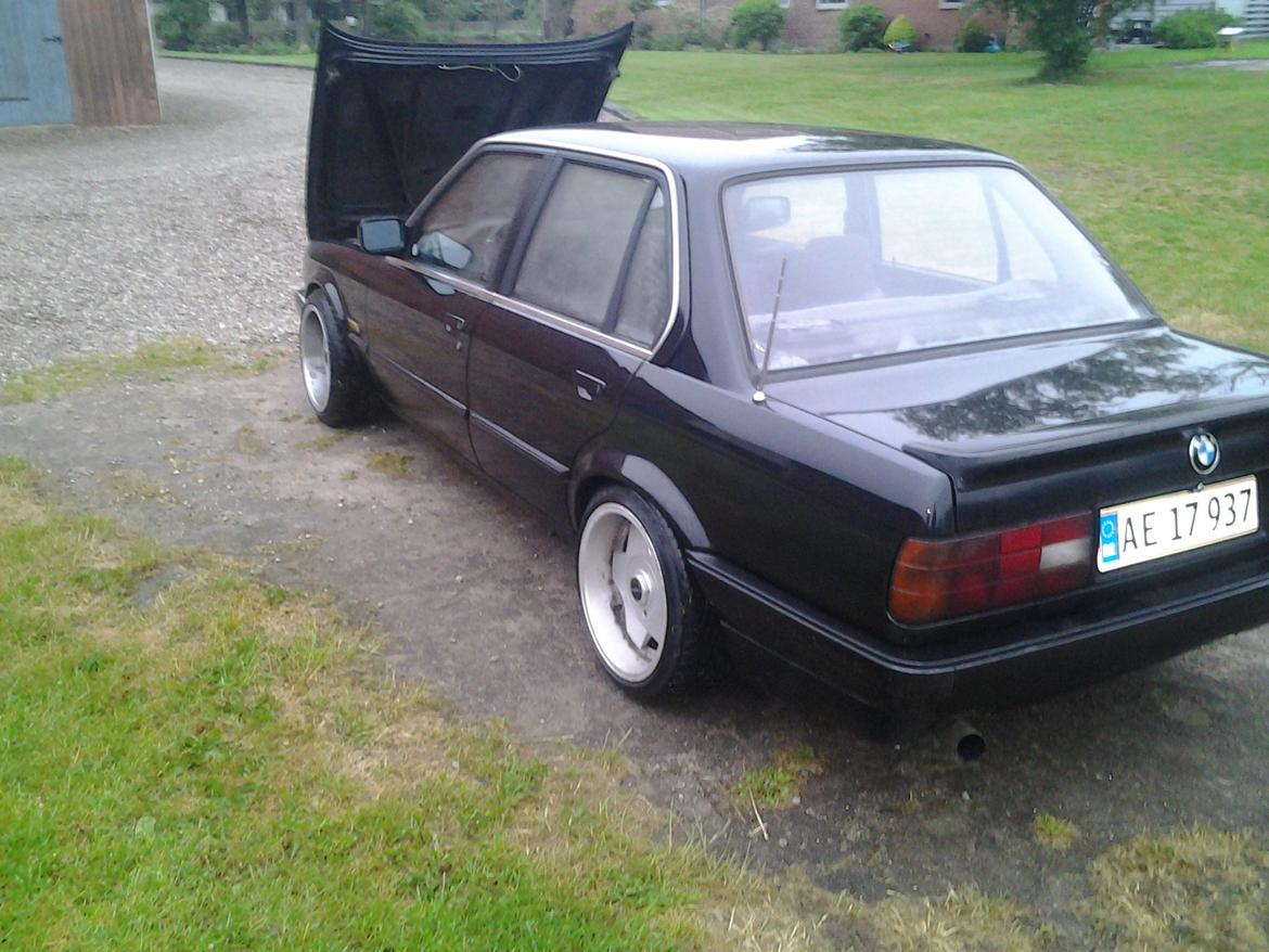 BMW E30 320i billede 12