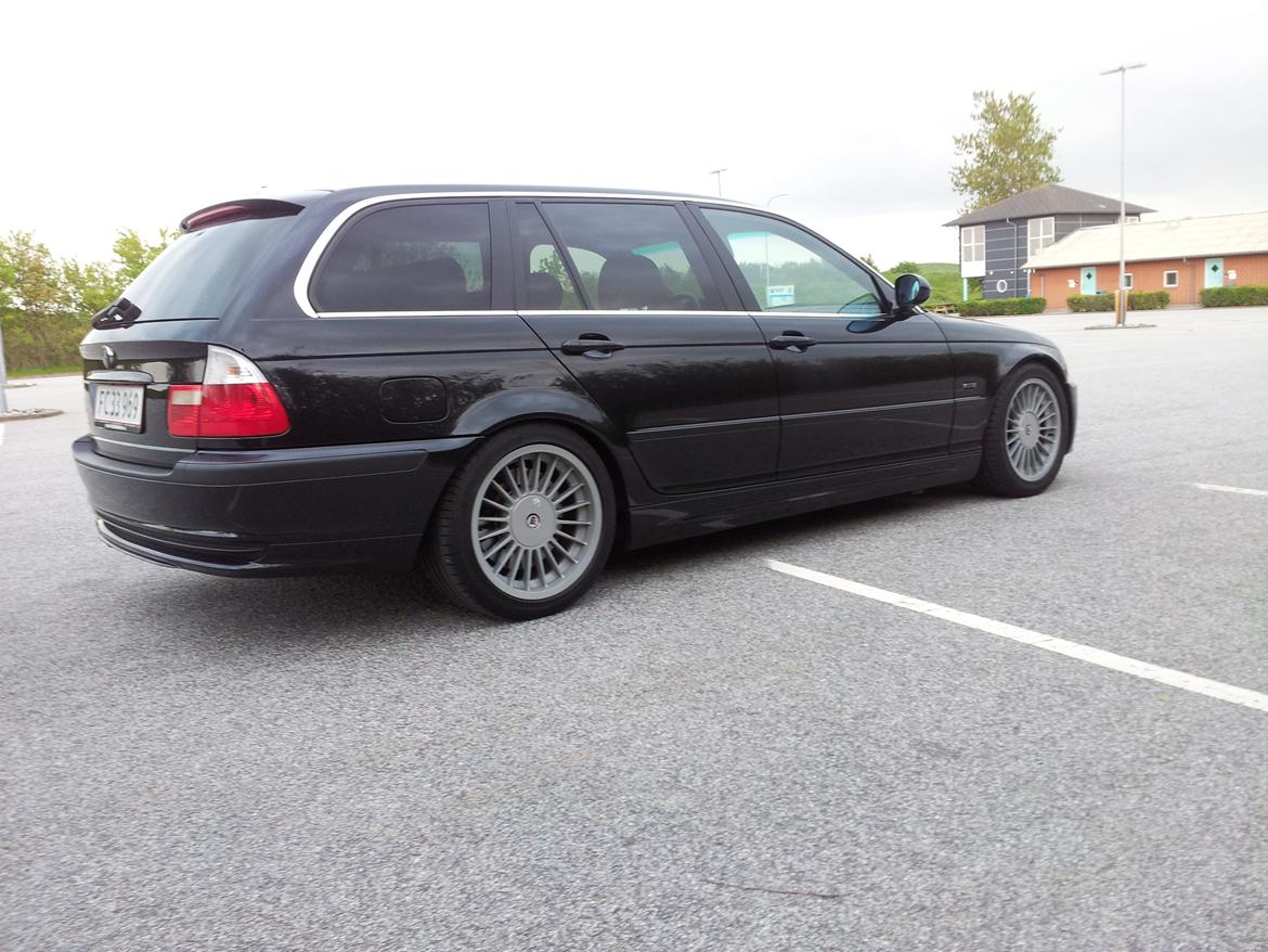 BMW e46 330i Touring (solgt) billede 2