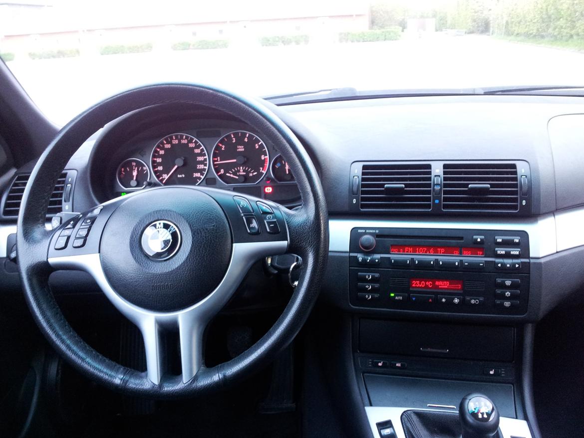 BMW e46 330i Touring (solgt) billede 10