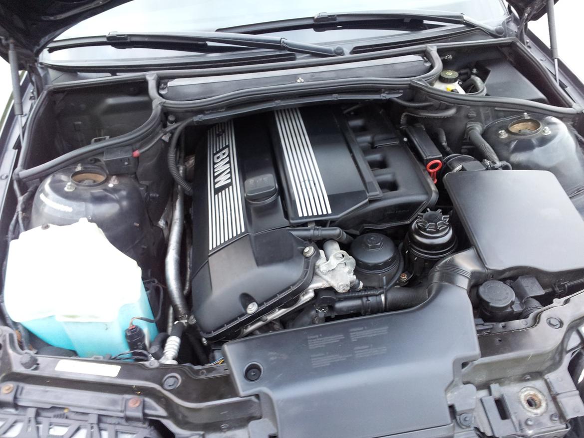 BMW e46 330i Touring (solgt) billede 12