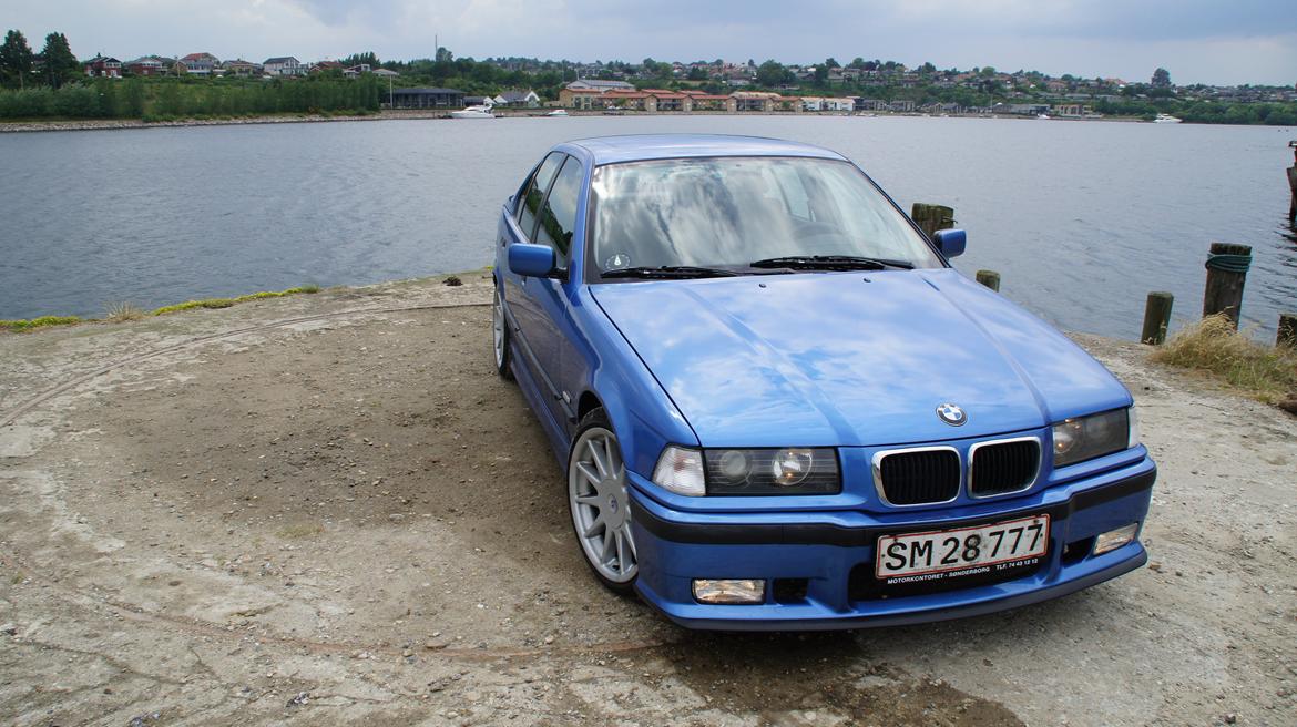 BMW E36 318iS billede 1