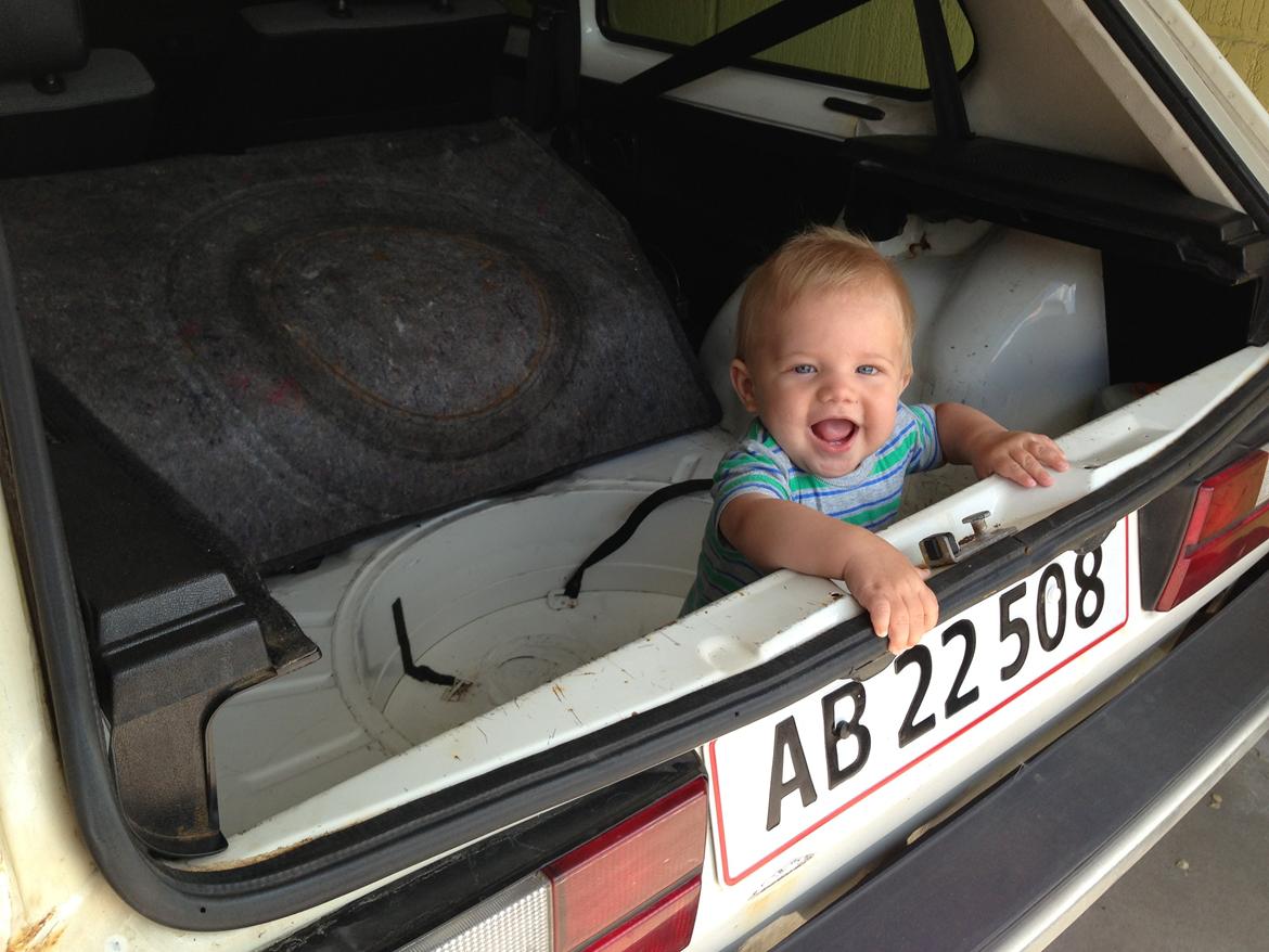 VW GOLF 1 - ja det gør jo kun golfen endnu bedre at knægten også er glad for den ; ) billede 14