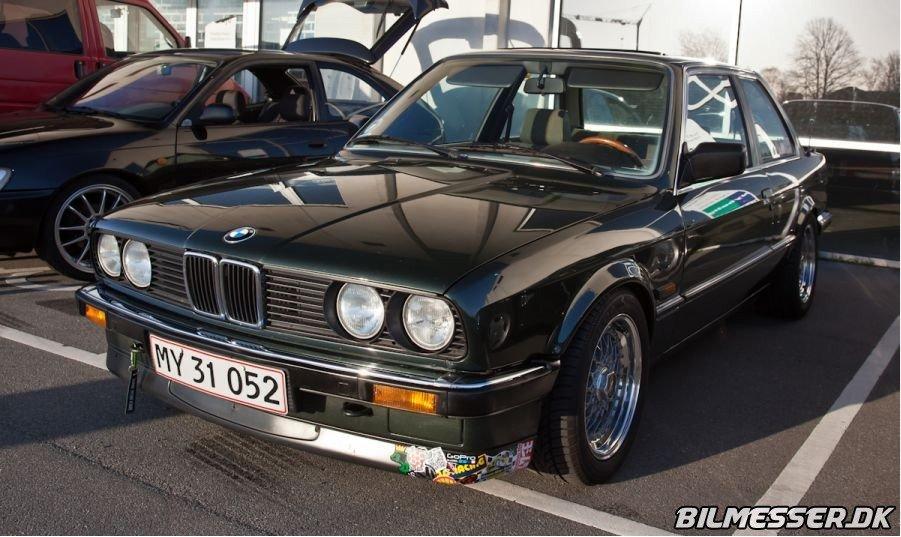 BMW E30 320i billede 1
