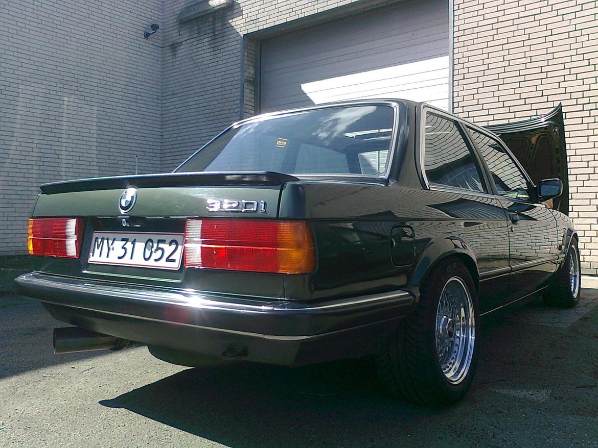 BMW E30 320i billede 8