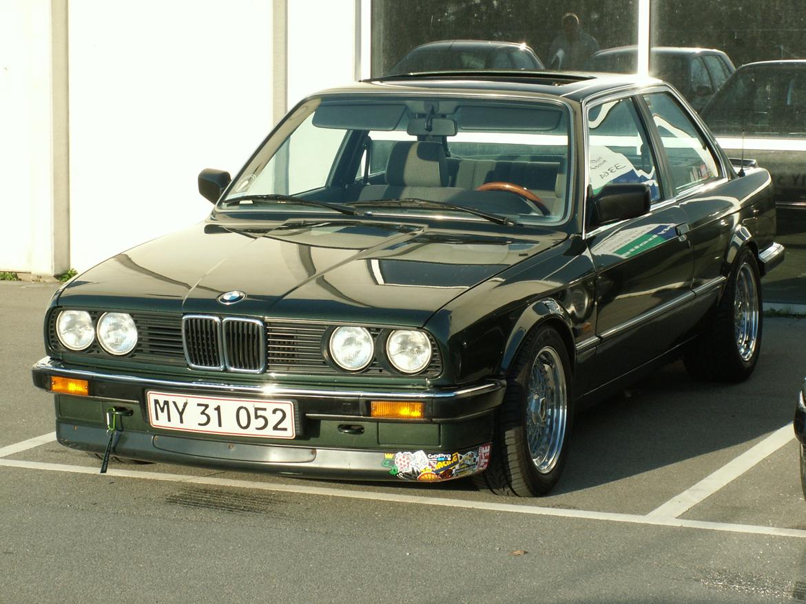 BMW E30 320i billede 2