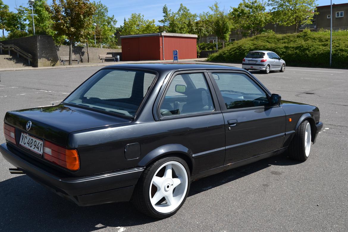 BMW E30 318i billede 2