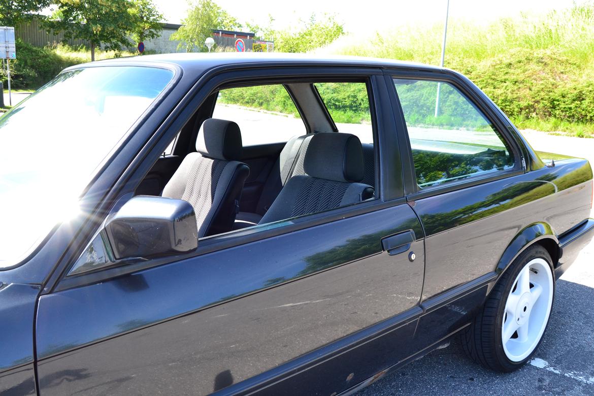 BMW E30 318i billede 10