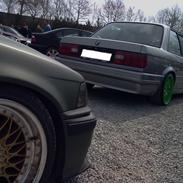 BMW E30 320i 2D M-tech 2