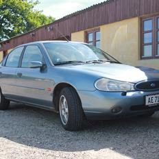 Ford Mondeo 2.0i Ambiente + Steel blue