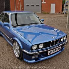 BMW E30 325i m-tech