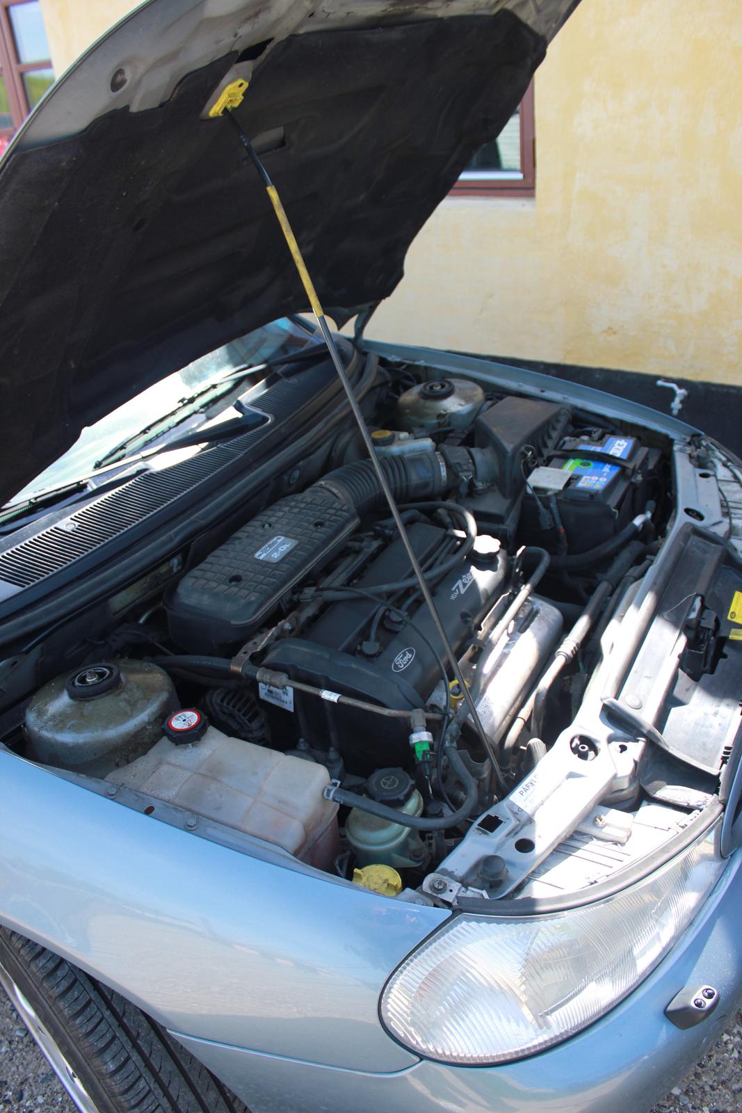 Ford Mondeo 2.0i Ambiente + Steel blue billede 2