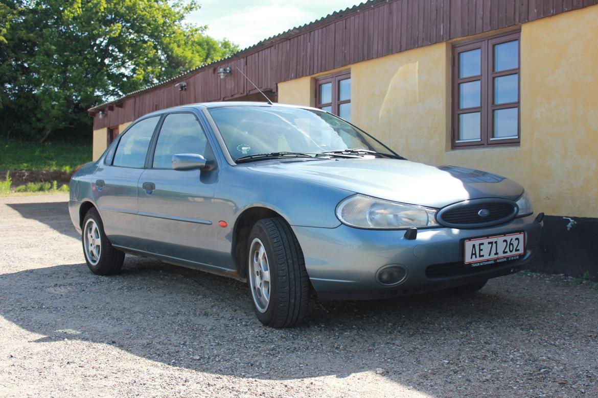 Ford Mondeo 2.0i Ambiente + Steel blue billede 3