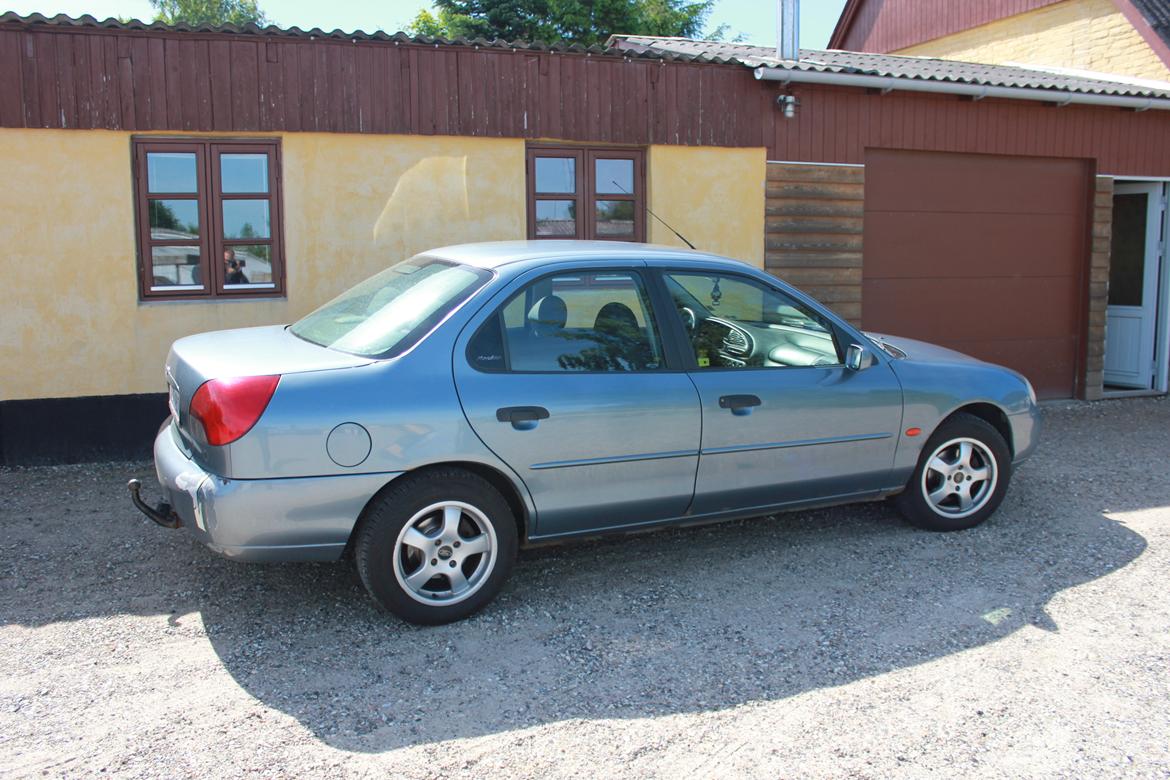 Ford Mondeo 2.0i Ambiente + Steel blue billede 4