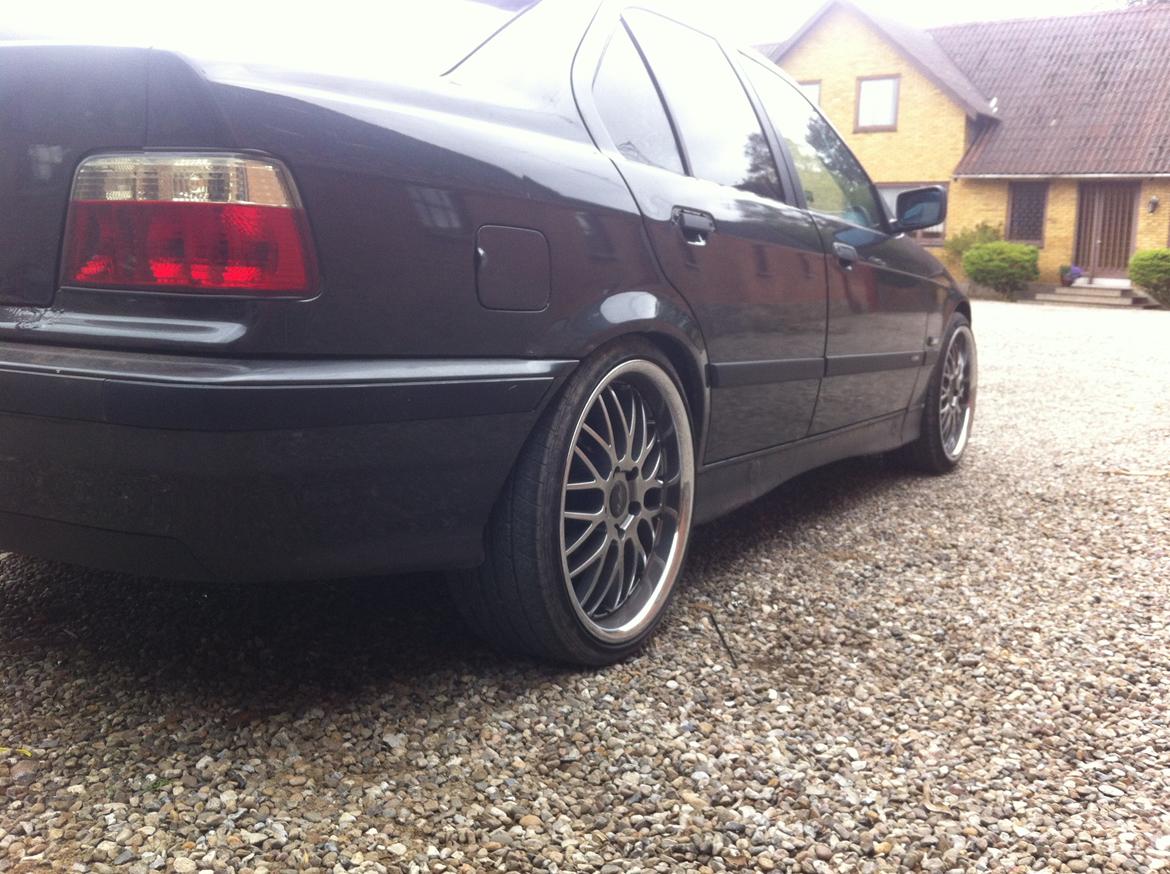 BMW 325i billede 8