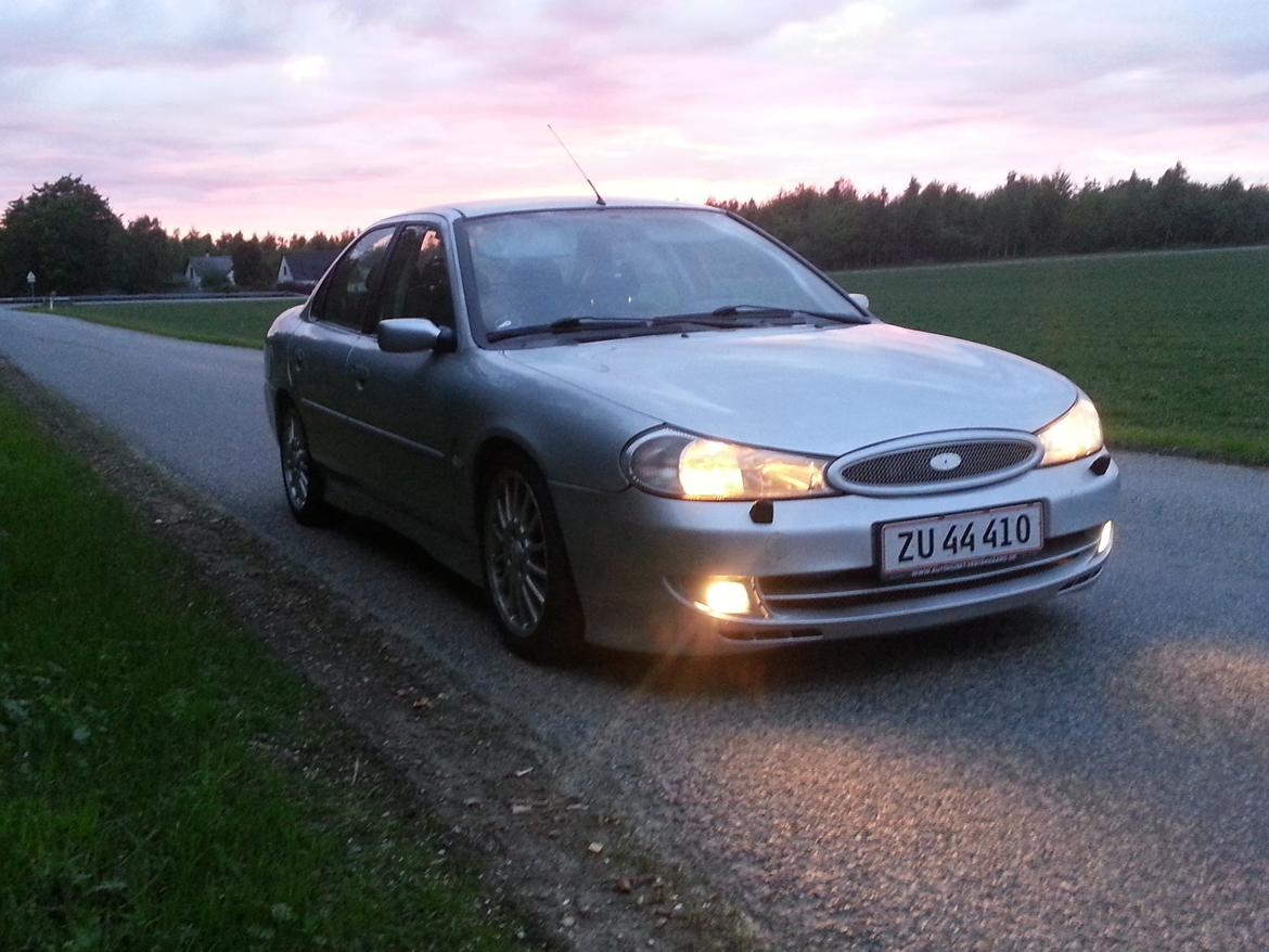 Ford Mondeo ST 200 *solgt* billede 8