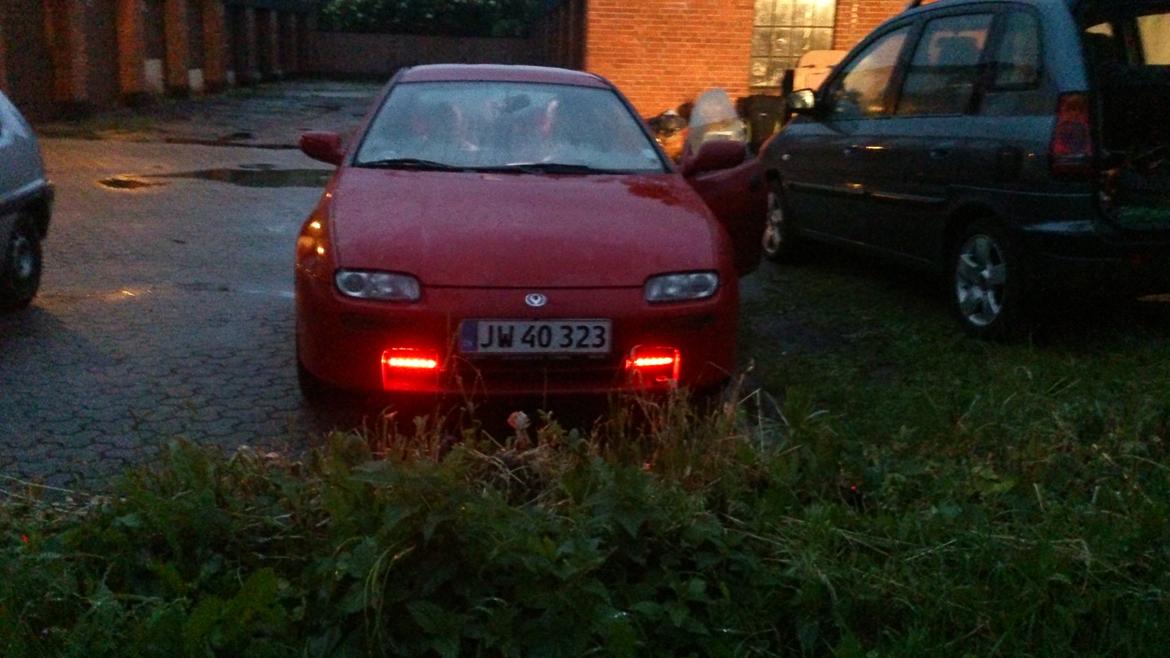 Mazda 323F billede 2