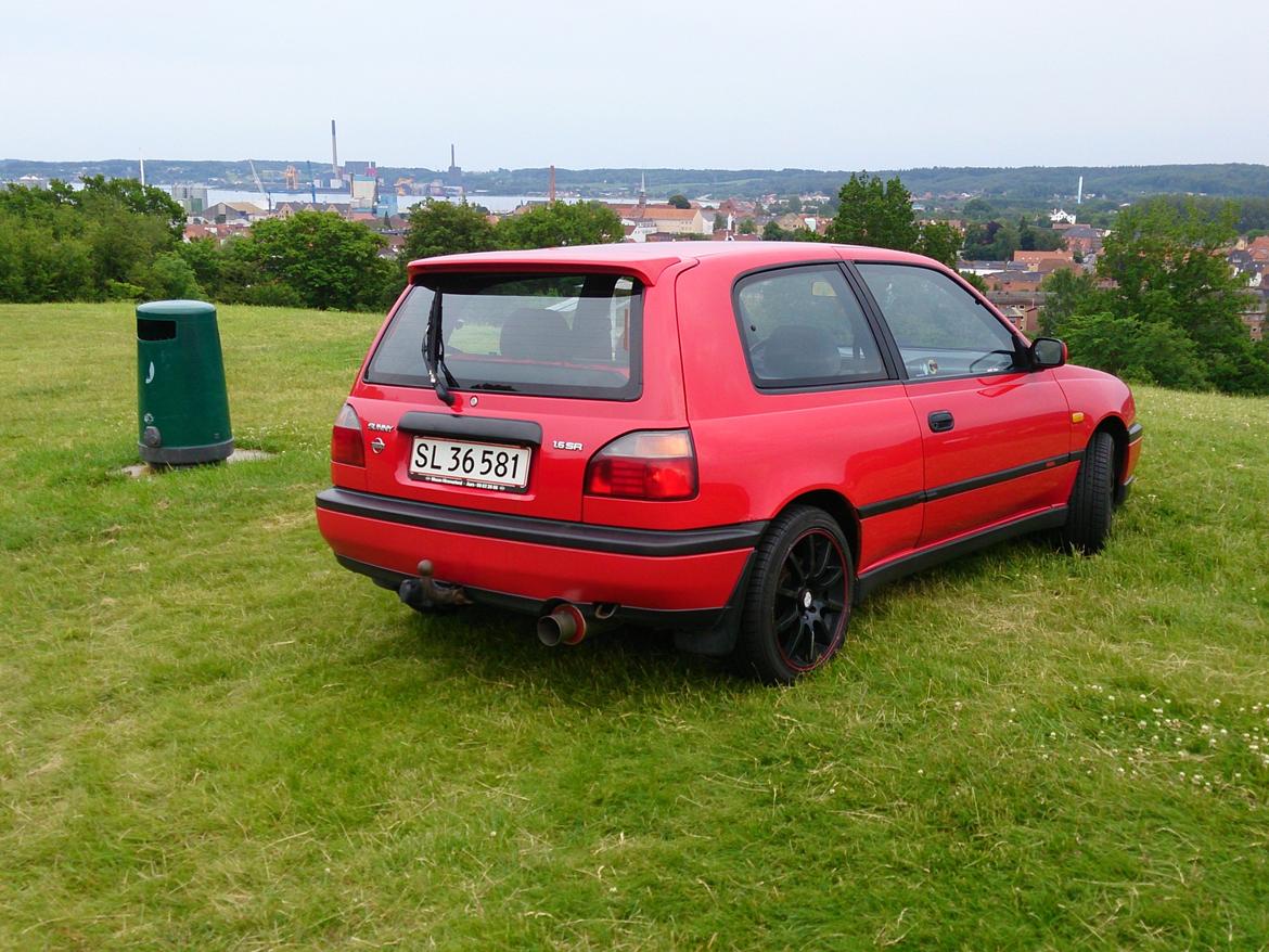 Nissan sunny sr billede 2