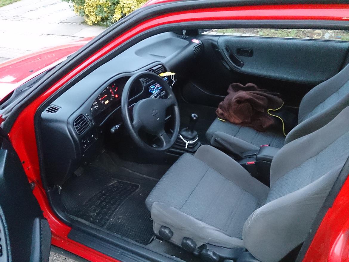 Nissan sunny sr billede 14