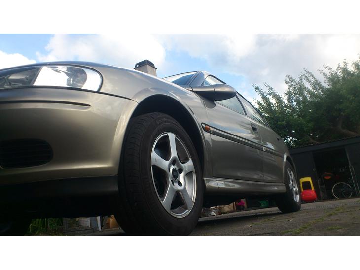 {{currentPhoto.altText}} billede {{currentPhoto.number}}