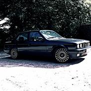 BMW 320i E30