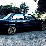 BMW 320i E30