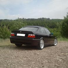 BMW 323i Coupé