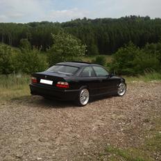 BMW 323i Coupé