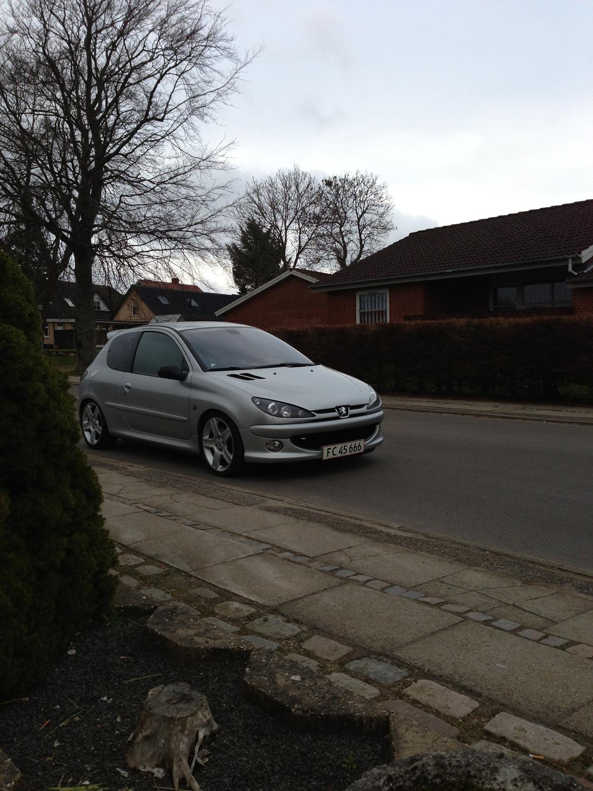 Peugeot 206 2,0 RC - Med sommerfælge billede 10