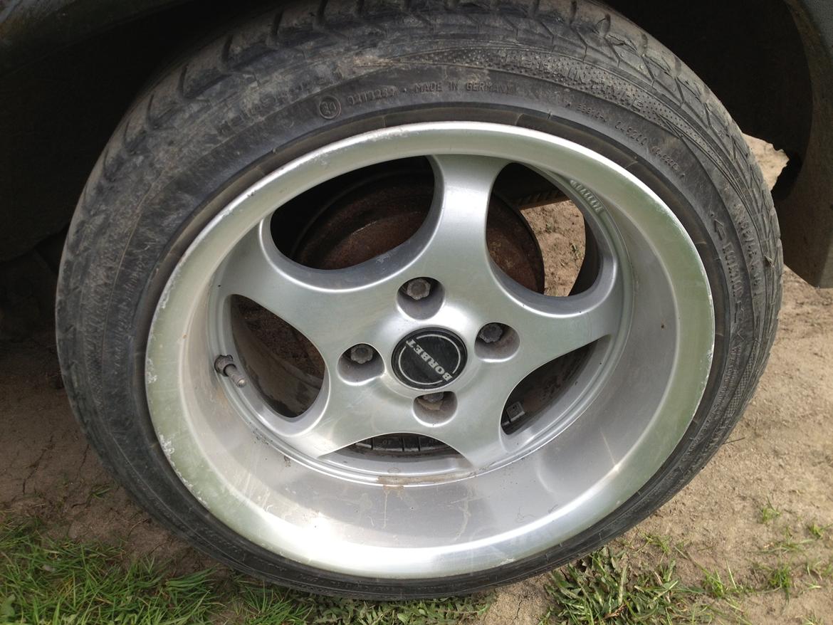 VW polo coupe 86c solgt - de gamle dæk var under lov krav så kom nogle nye på  billede 4