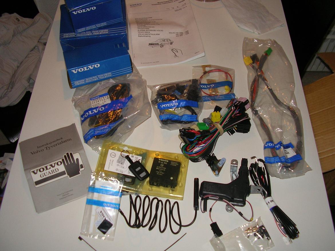 Volvo 740 GLT 16V - nyt orginal alarm med fjernbetjent c-lås billede 18