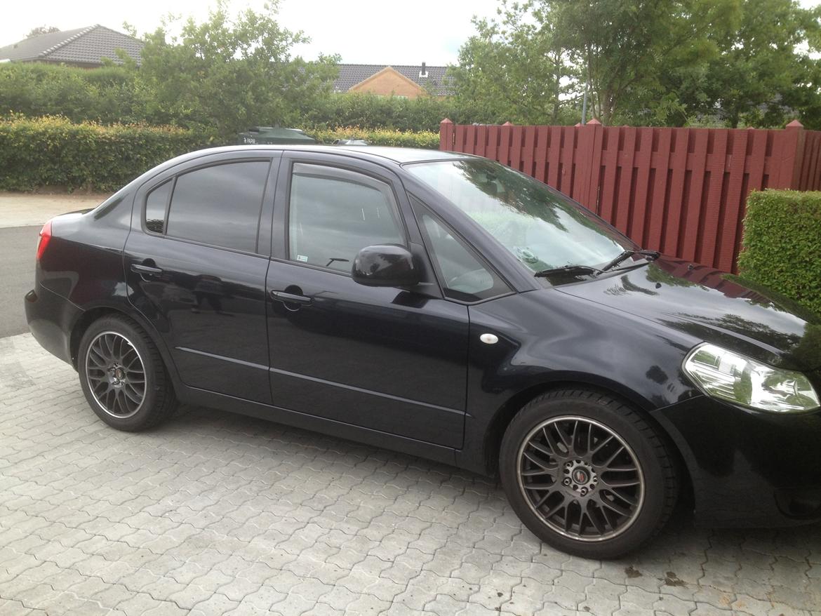 Suzuki SX4 Sedan Solgt - 5% solfilm. billede 3