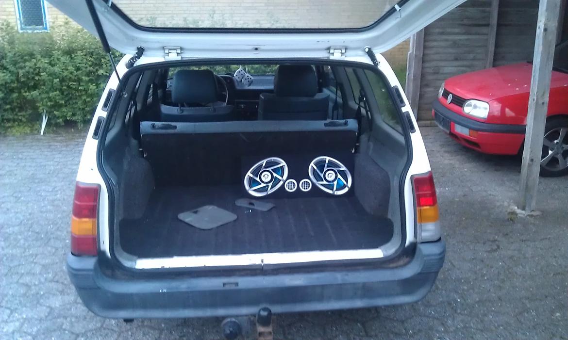 Opel kadett E caravan (solgt) billede 14