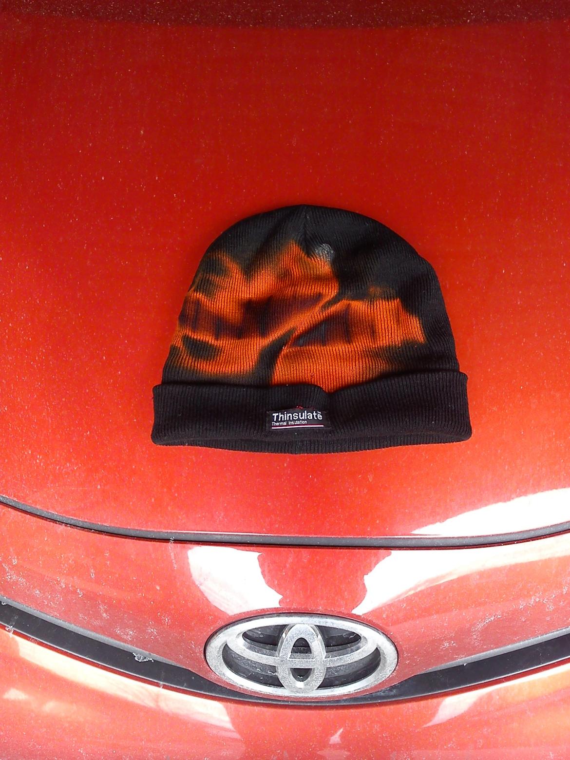 Toyota Aygo T2 Air Spice Edition - Gad vide hvor mange der kan blære sig med at have en tophue i samme farve? (læg den på en MEGET varm el-radiator, tag den af når der lugter brændt, og køl ned med koldt vand) :-) billede 19