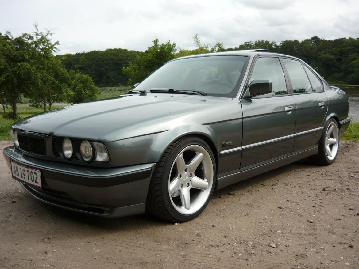 BMW e34 525 ia billede 1