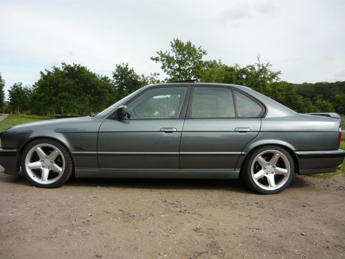 BMW e34 525 ia billede 2