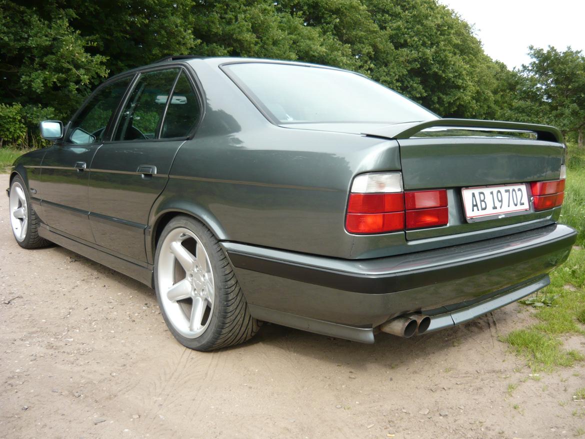 BMW e34 525 ia billede 3