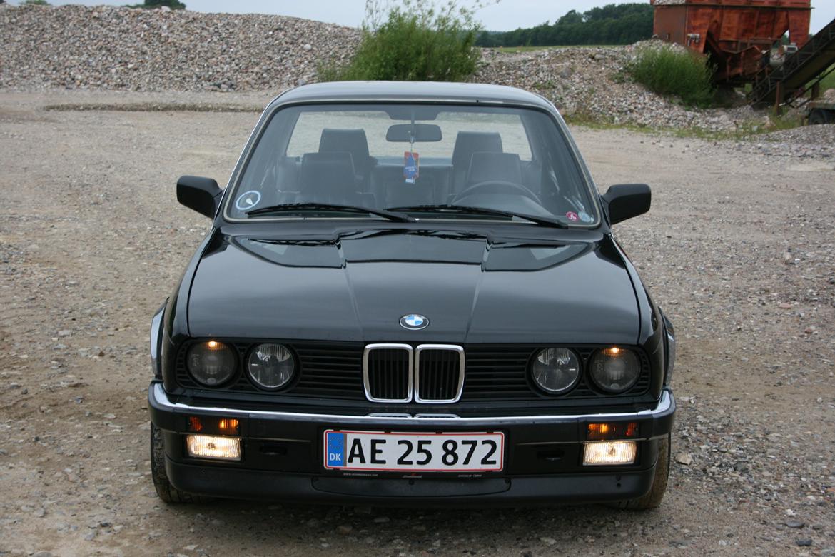 BMW E30 billede 1