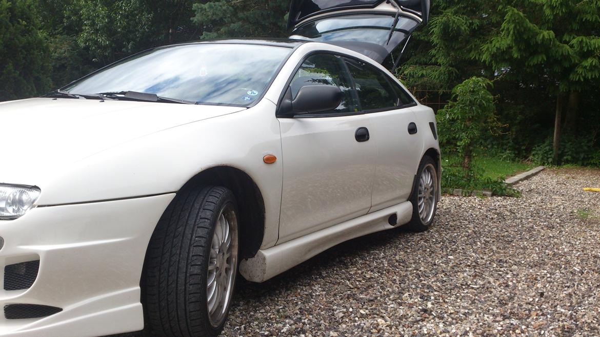 Mazda 323f BA billede 4