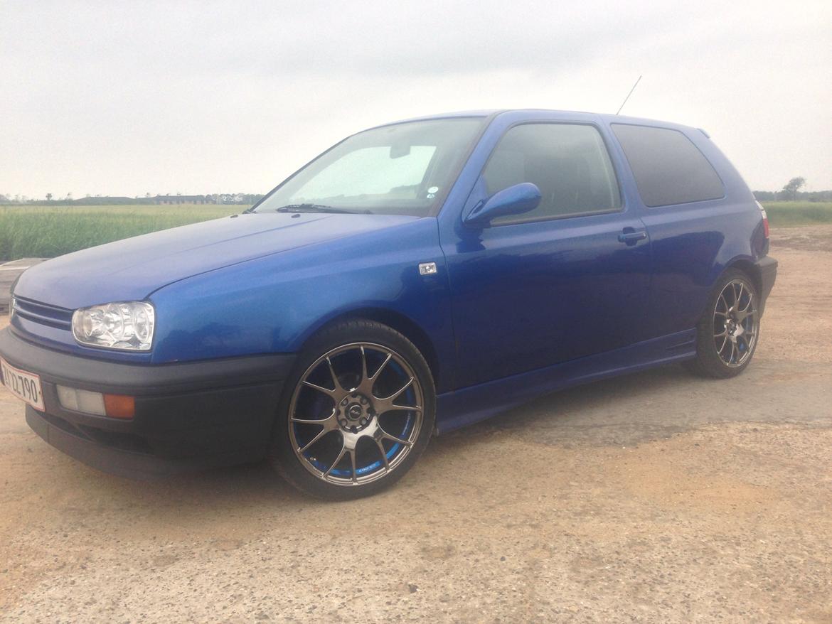 VW Golf 3 - 1,4 "Solgt" billede 1