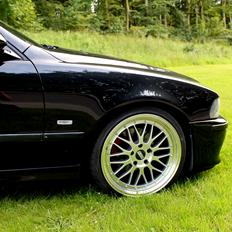 BMW E39 535i V8 - M5 /// Gangsta Slæde! - SOLGT!