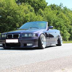 BMW 328i Cabriolet