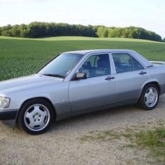 Mercedes Benz Mercedes 190e