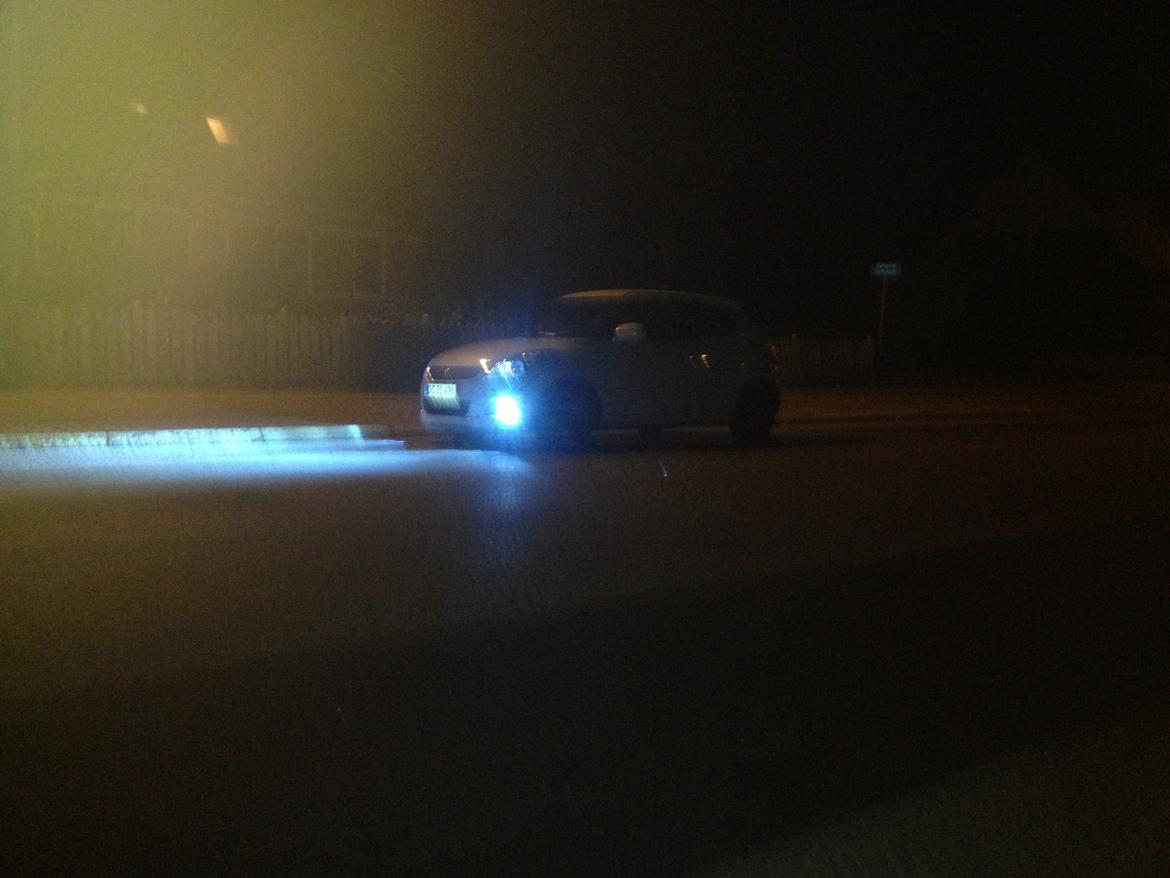 Suzuki Swift 1,2 GL-A eco+ - så kom der xenon i ;) billede 24