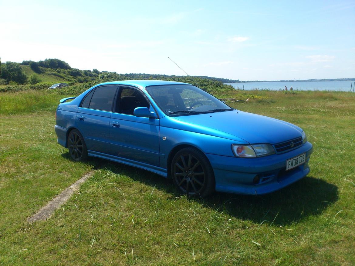 Toyota carina e billede 1