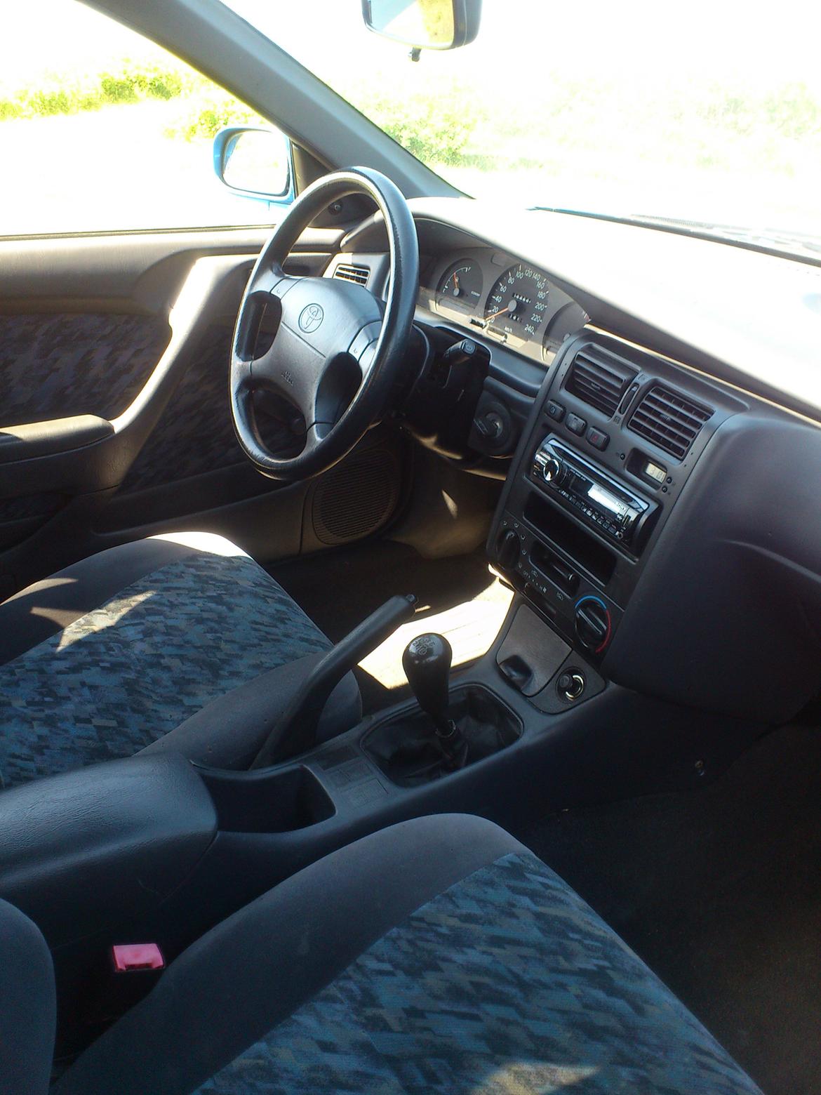 Toyota carina e billede 8