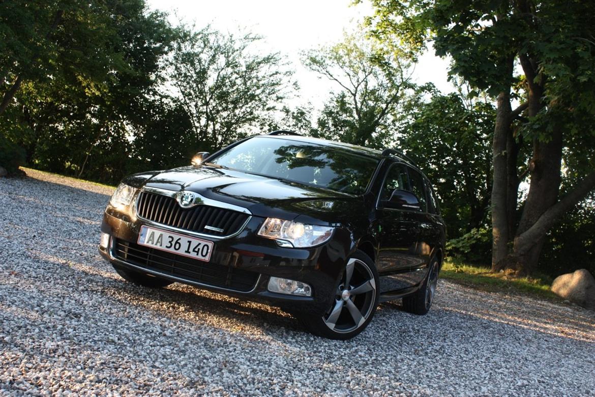 Skoda Superb 1,6 TDI CR DPF Ambition Combi Greenline - S billede 1