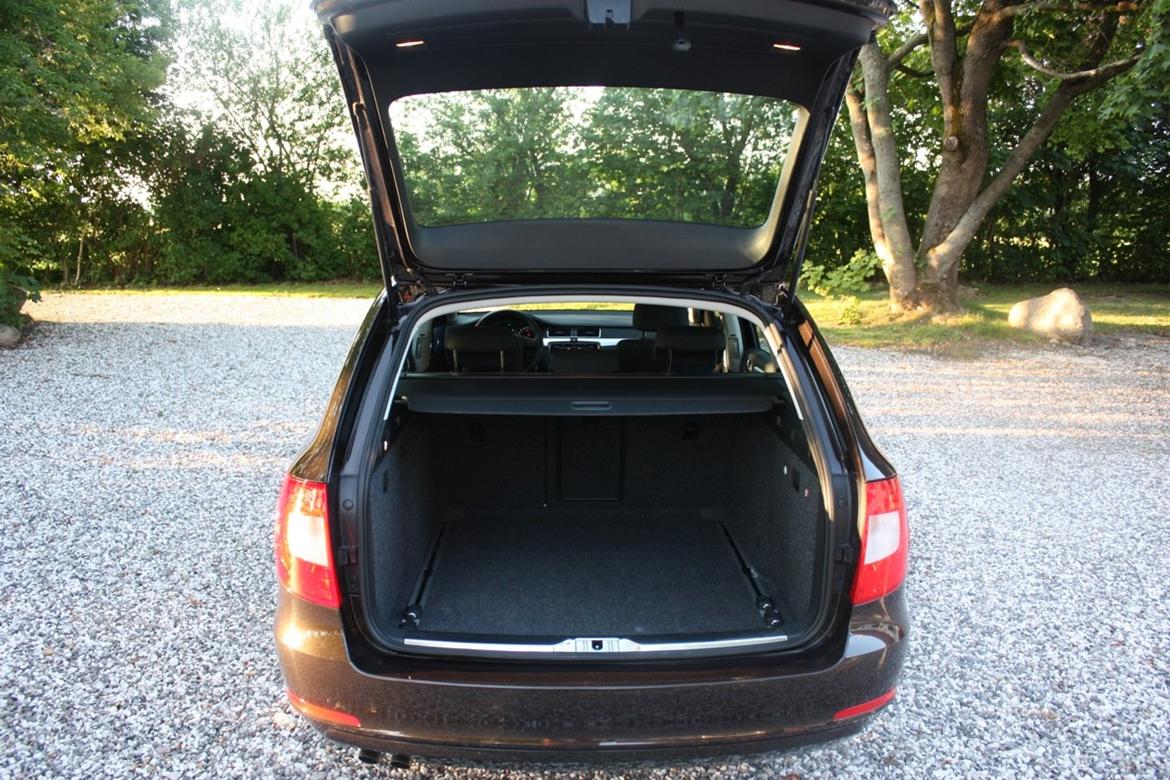 Skoda Superb 1,6 TDI CR DPF Ambition Combi Greenline - S billede 6