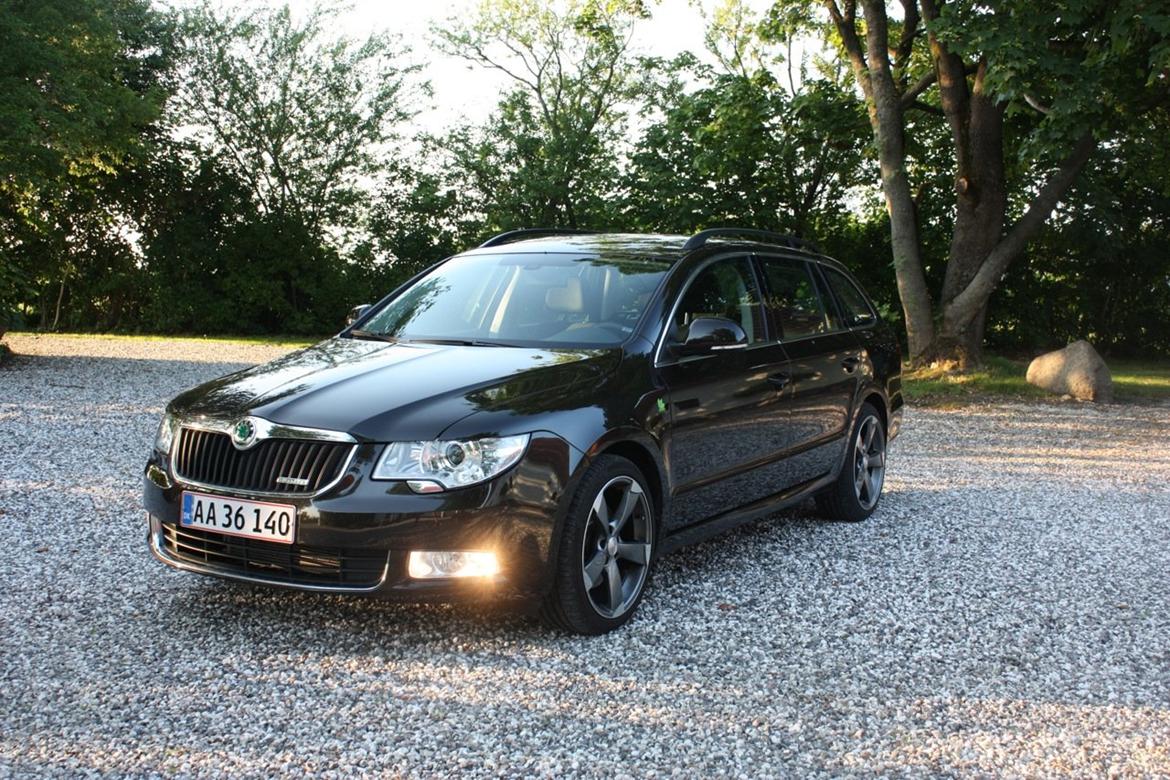 Skoda Superb 1,6 TDI CR DPF Ambition Combi Greenline - S billede 2
