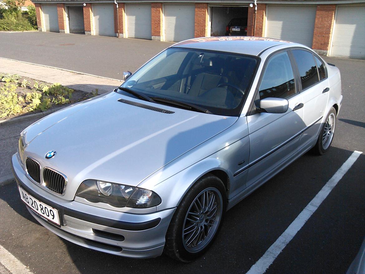 BMW e46 318i / SOLGT billede 1
