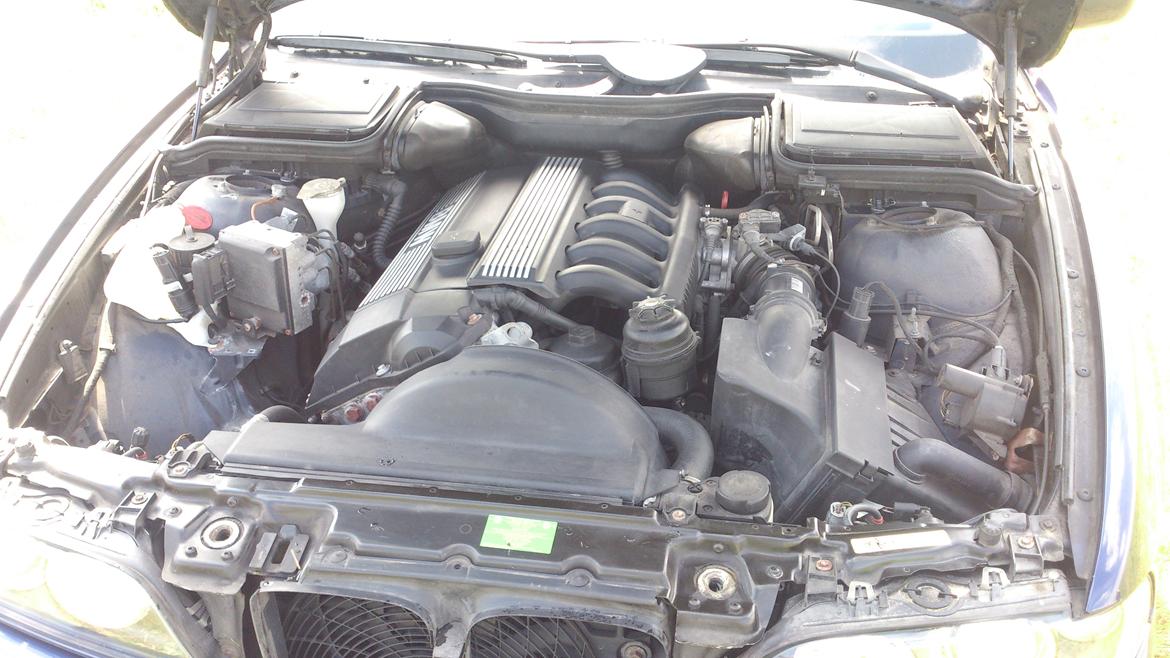 BMW 528IA Touring billede 8